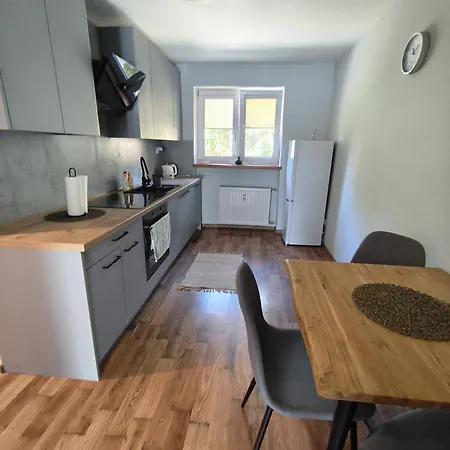 2 Izbovy Apartamento